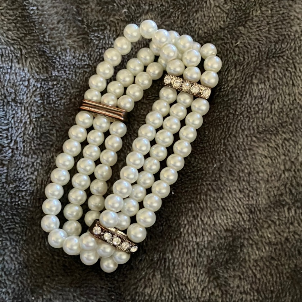 Vintage White and Gold Multi-Strand‎ Bracelet